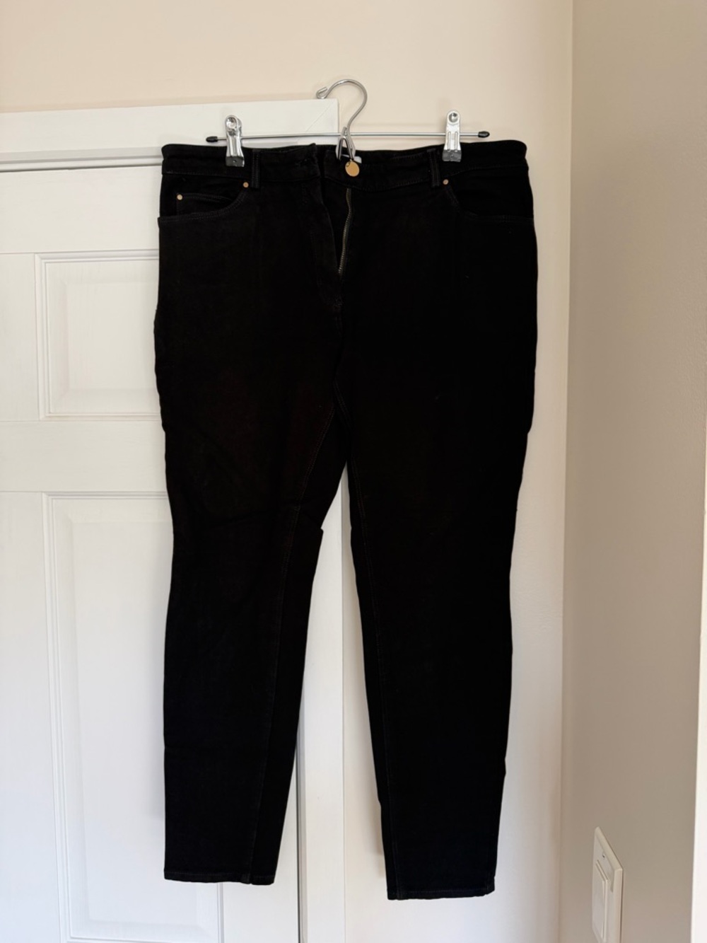 H&M Black Skinny Women’s Jeans US Size 12